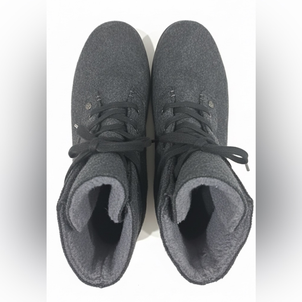 BearPaw Women's Charcoal Boots - Hidden Platform Size 9